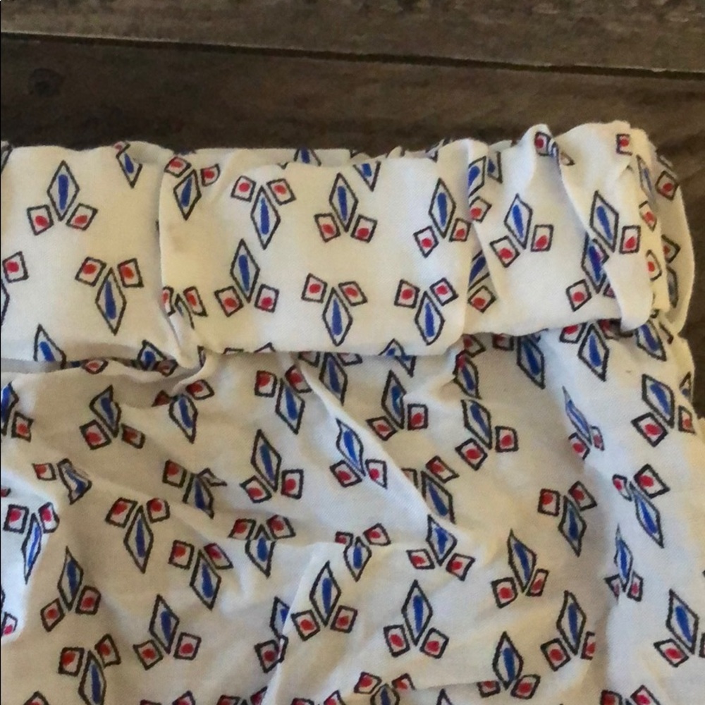 Shorts - Picture 3 of 4